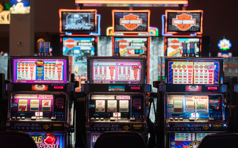 Çevrimsiz Slot Bonusu Veren Siteler | 6 En İyi Site İncelemesi